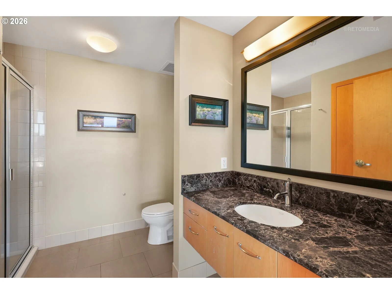 Bedroom-Full Bathroom