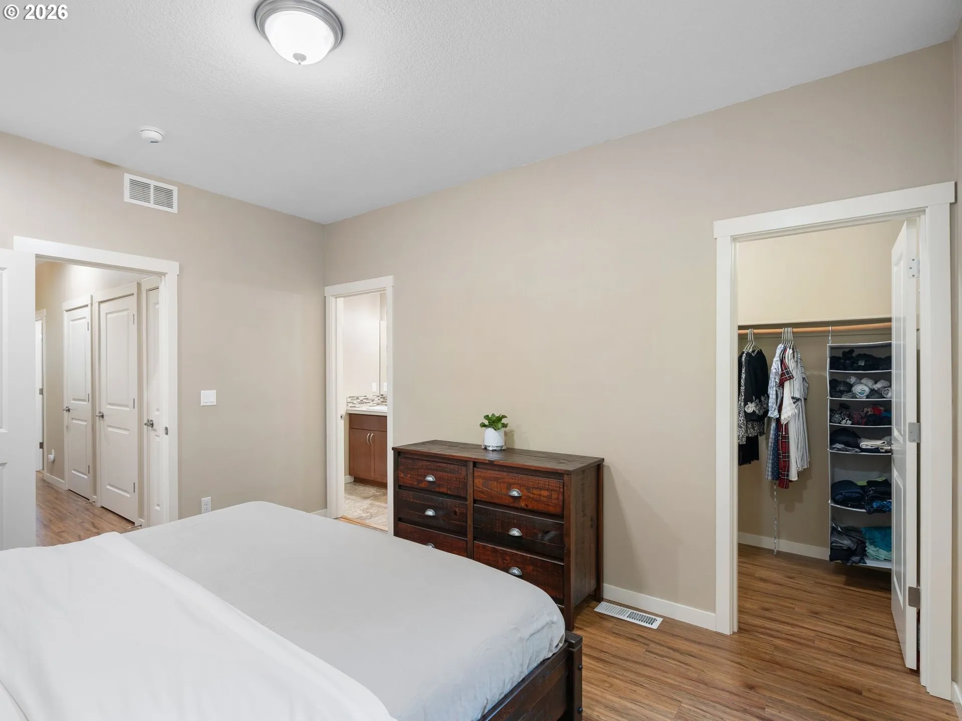 Bedroom, Primary