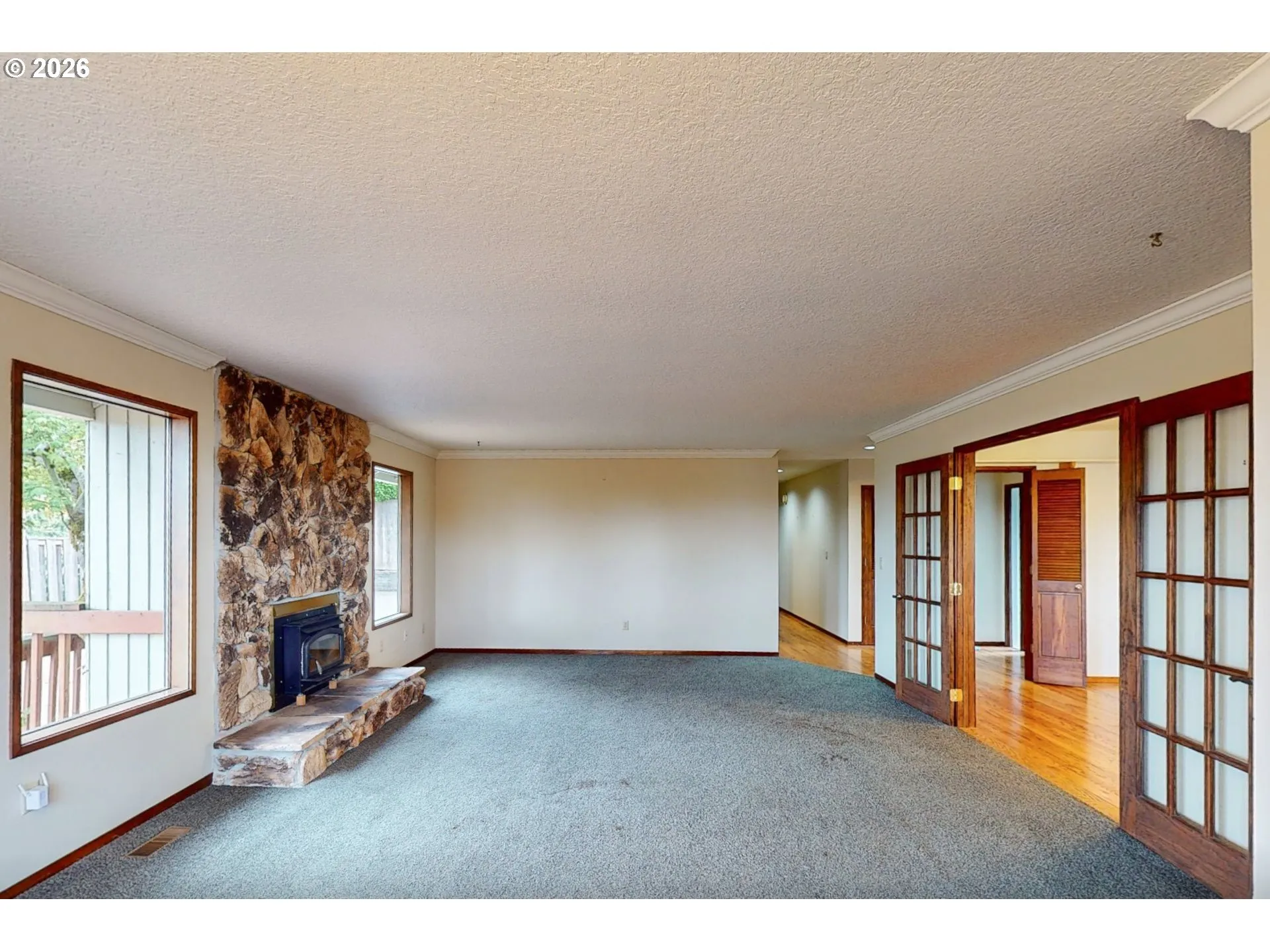 Living Room-Fireplace