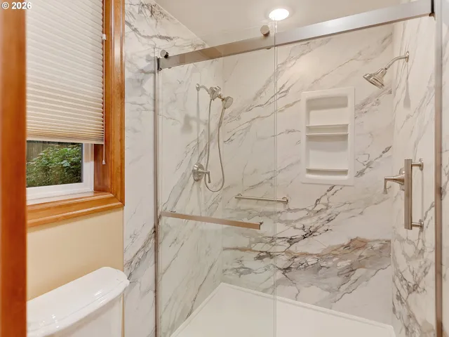 Bathroom-Walk in Shower