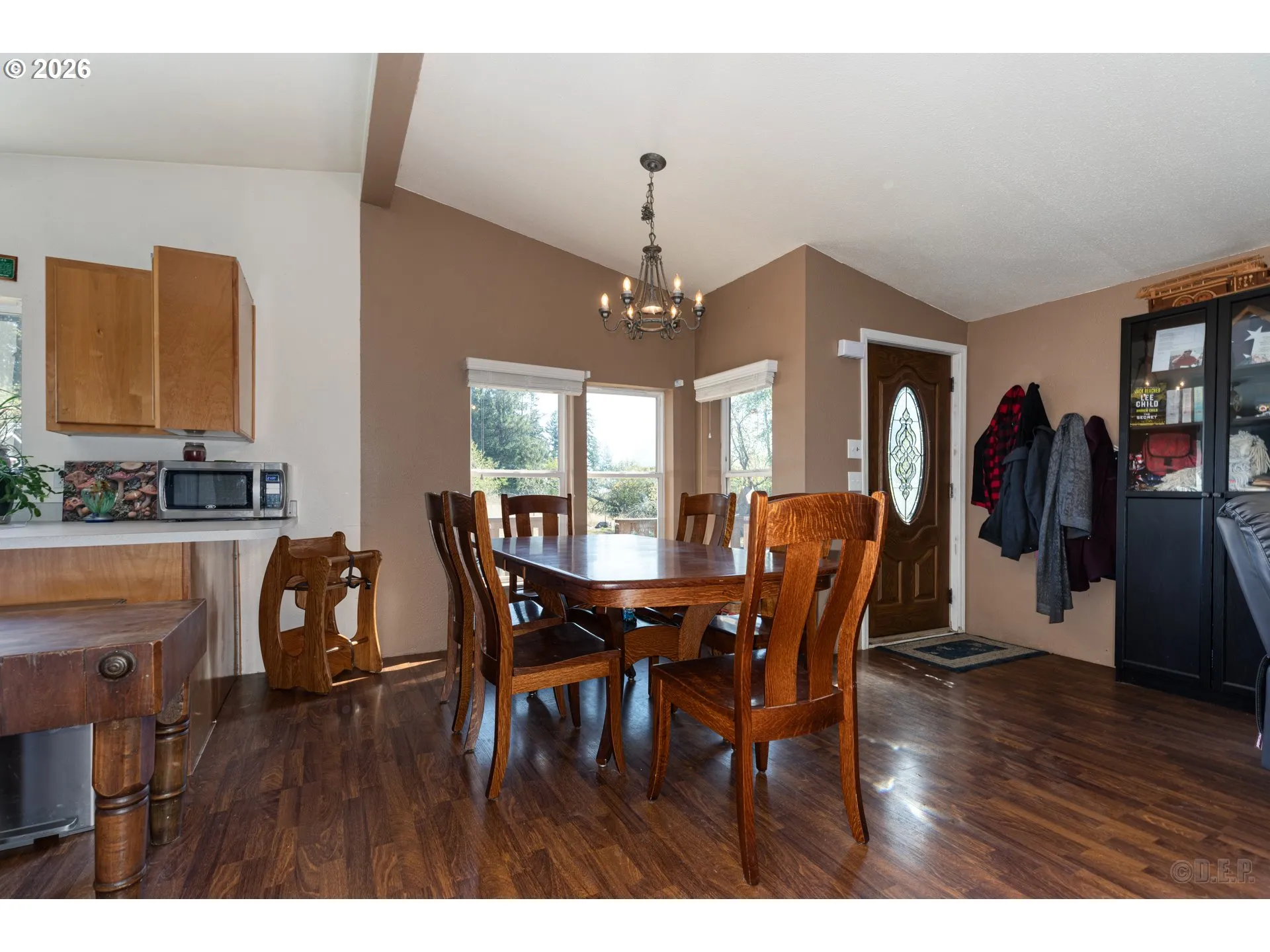 Dining Room-Vaulted Ceilings
