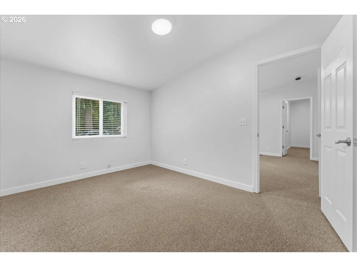 Bedroom, Primary