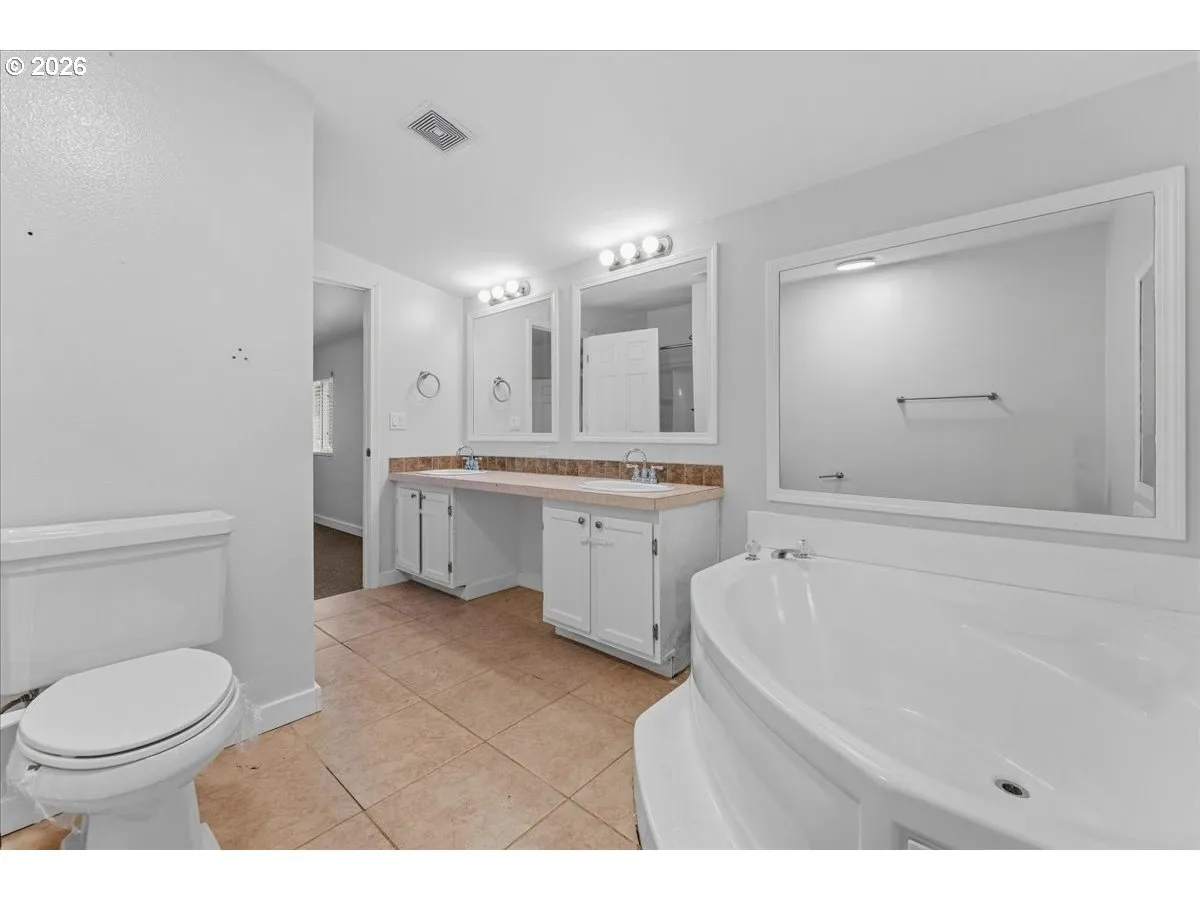 Bathroom, Attached