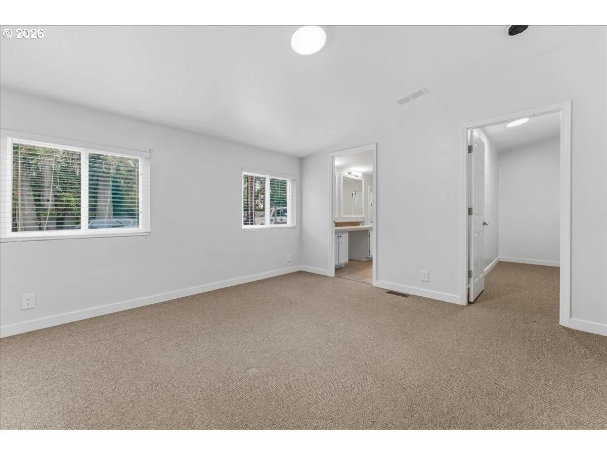 Bedroom, Primary