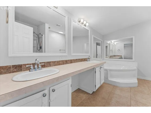Bathroom, Attached
