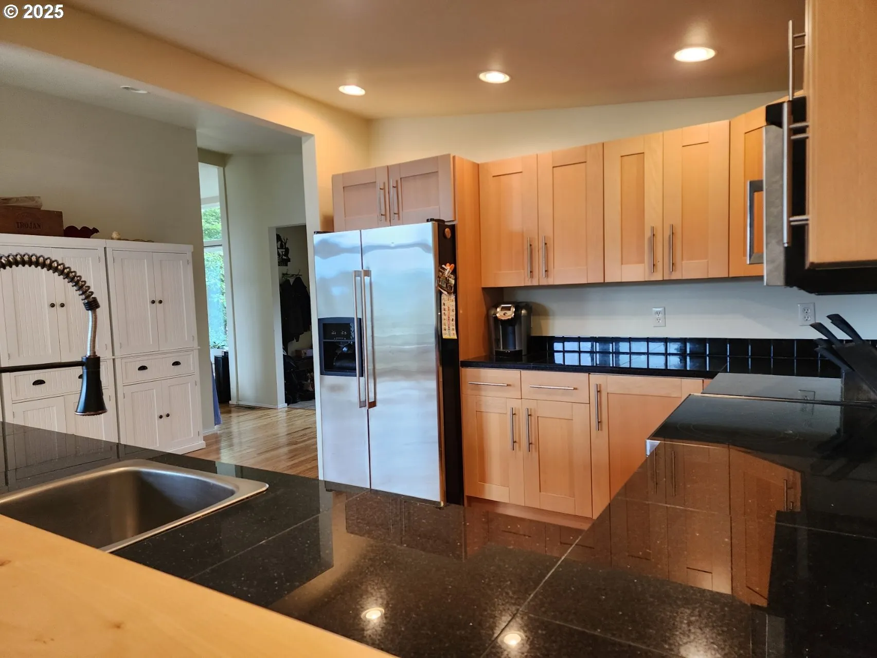 Kitchen-Breakfast Bar