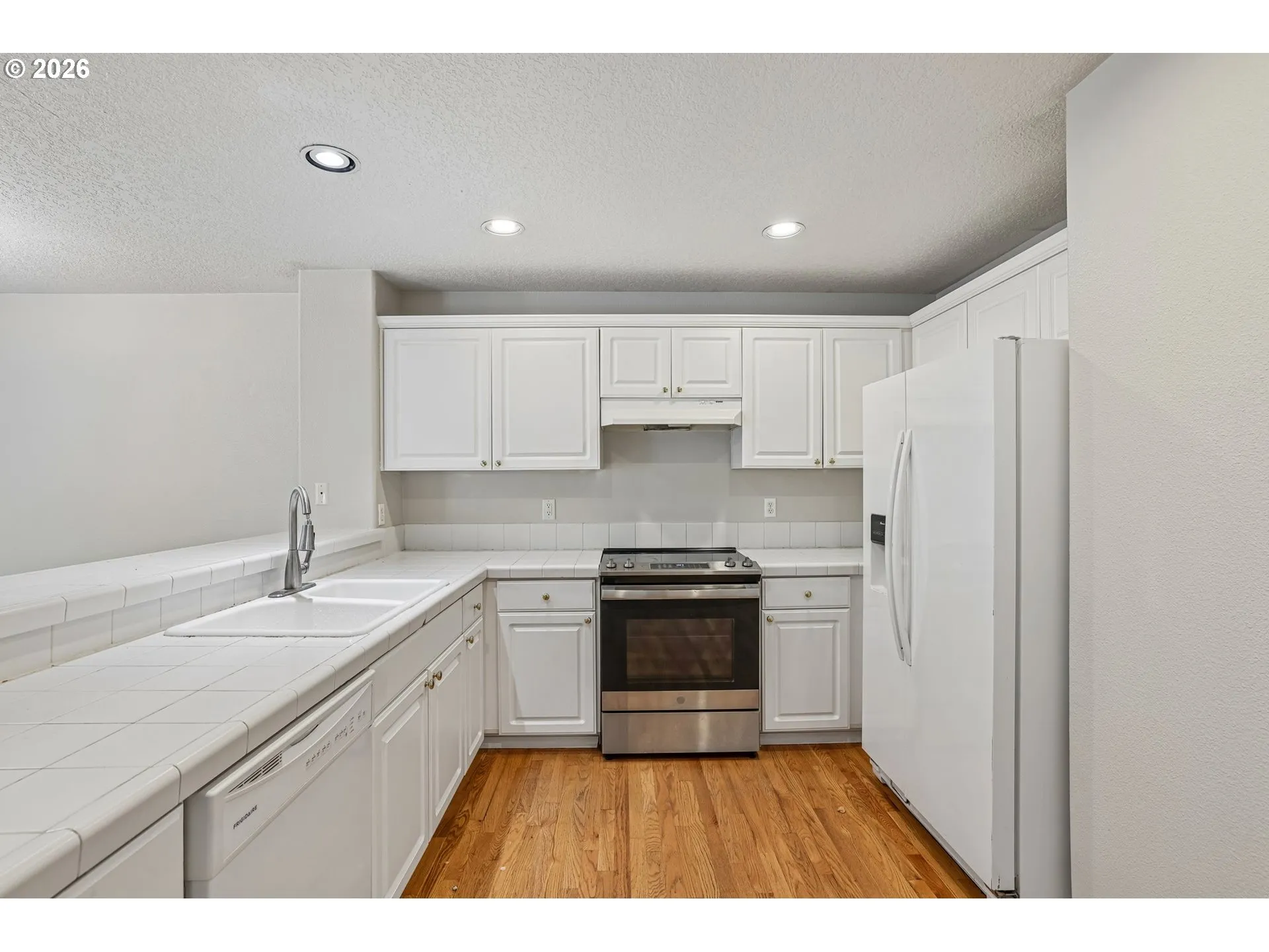 Kitchen-Breakfast Bar