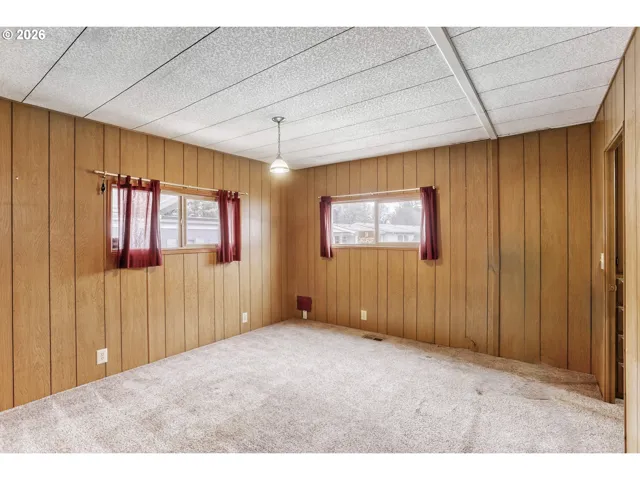 Bedroom, Primary