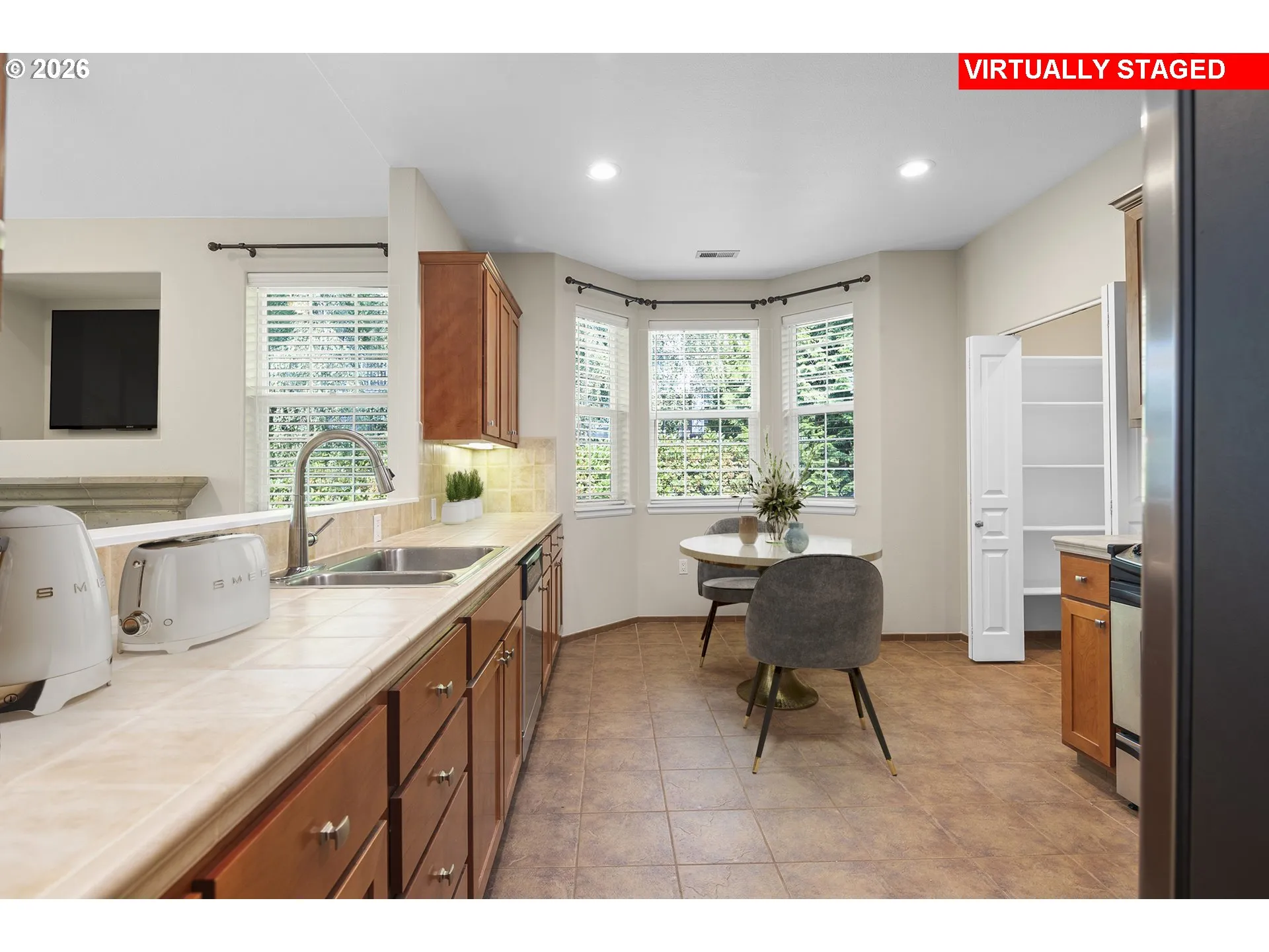 Kitchen/Nook-Eating Area