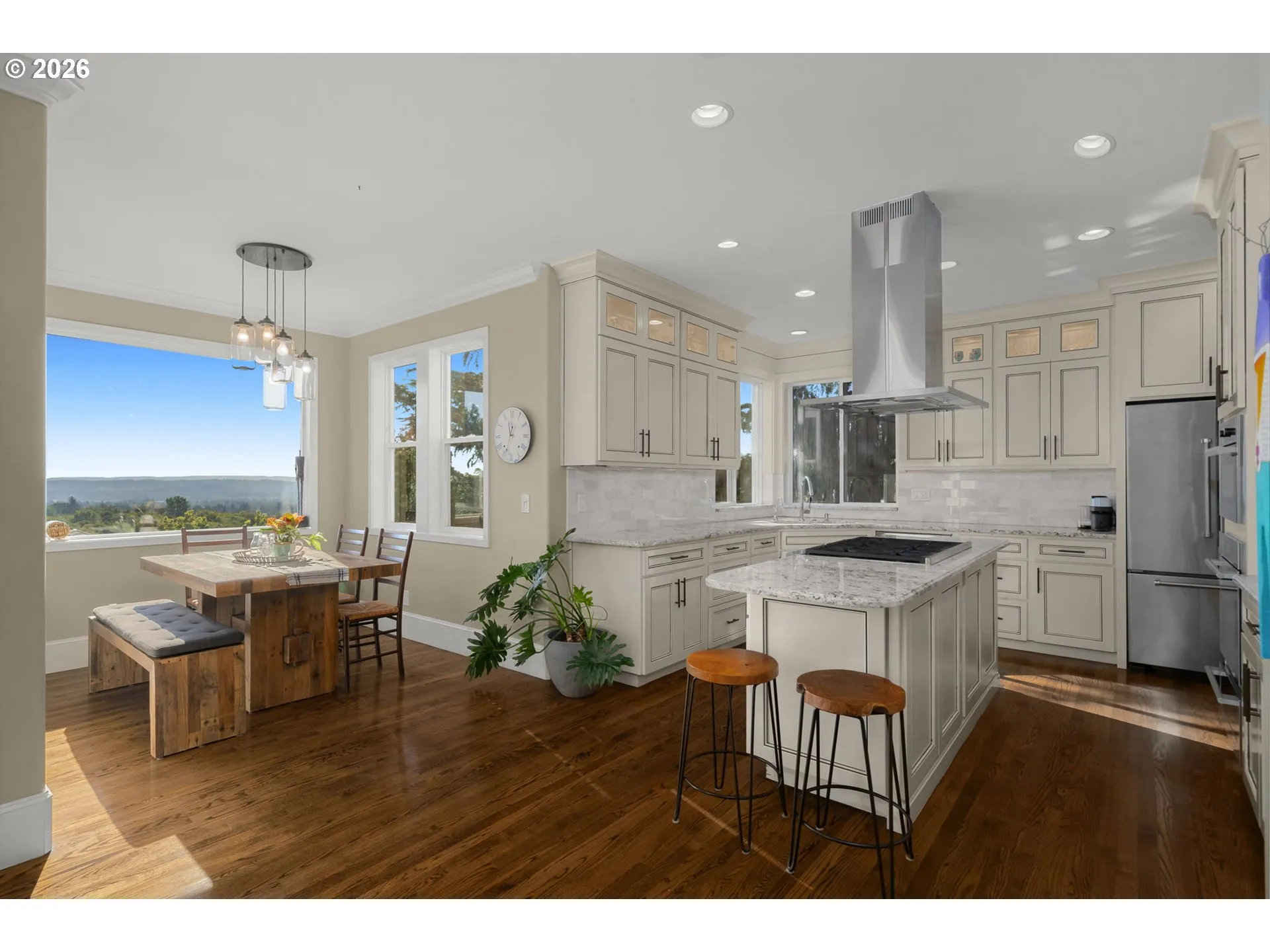 Kitchen/Nook-Island