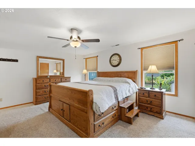 Bedroom, Primary