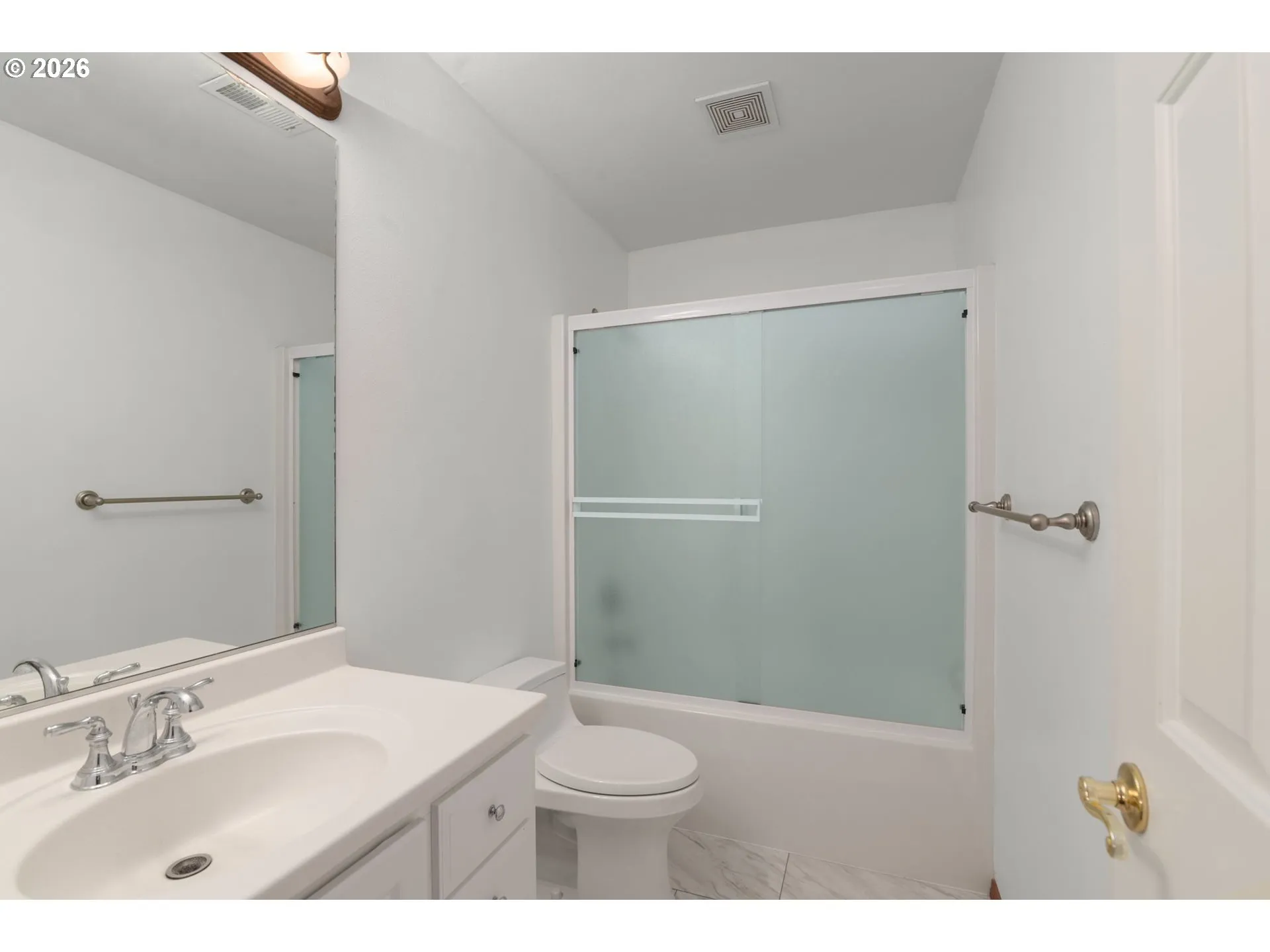 Bathroom-Upper