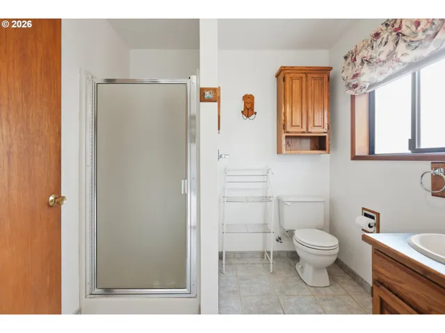 Bathroom, Attached-Upper