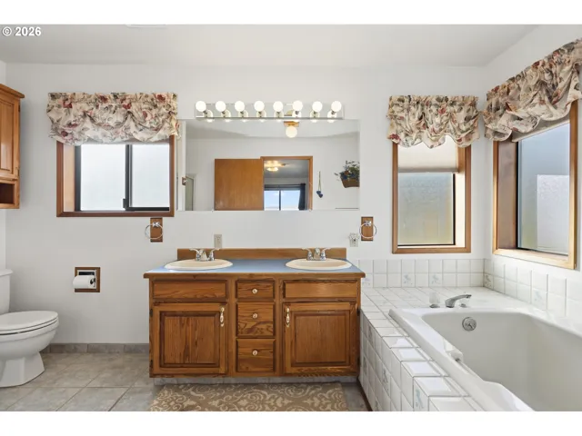 Bathroom, Attached-Upper