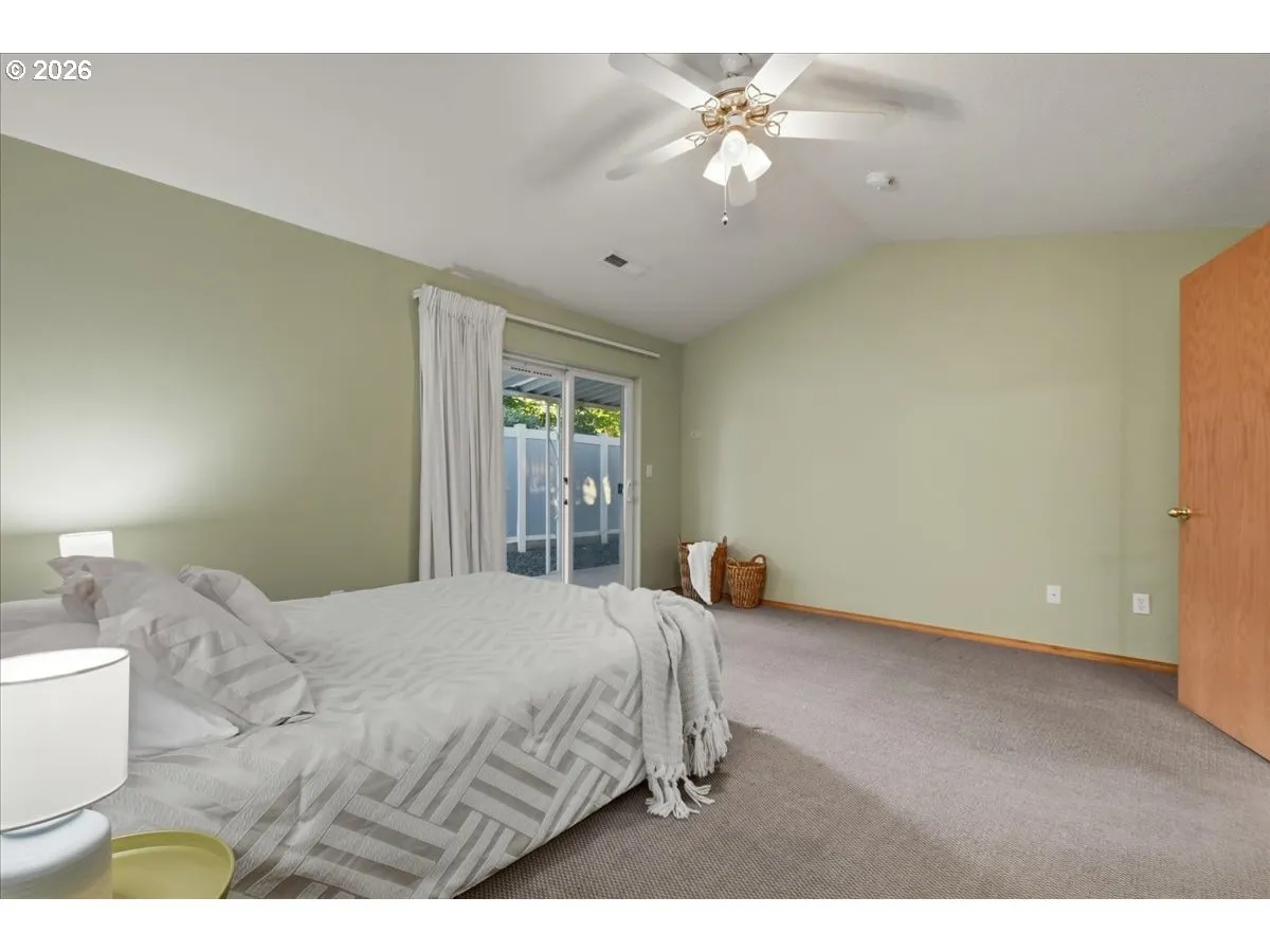 Bedroom, Owner's Suite-Vaulted Ceilings
