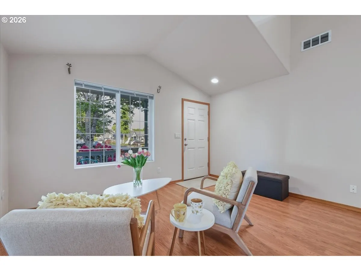 Living Room-Vaulted Ceilings