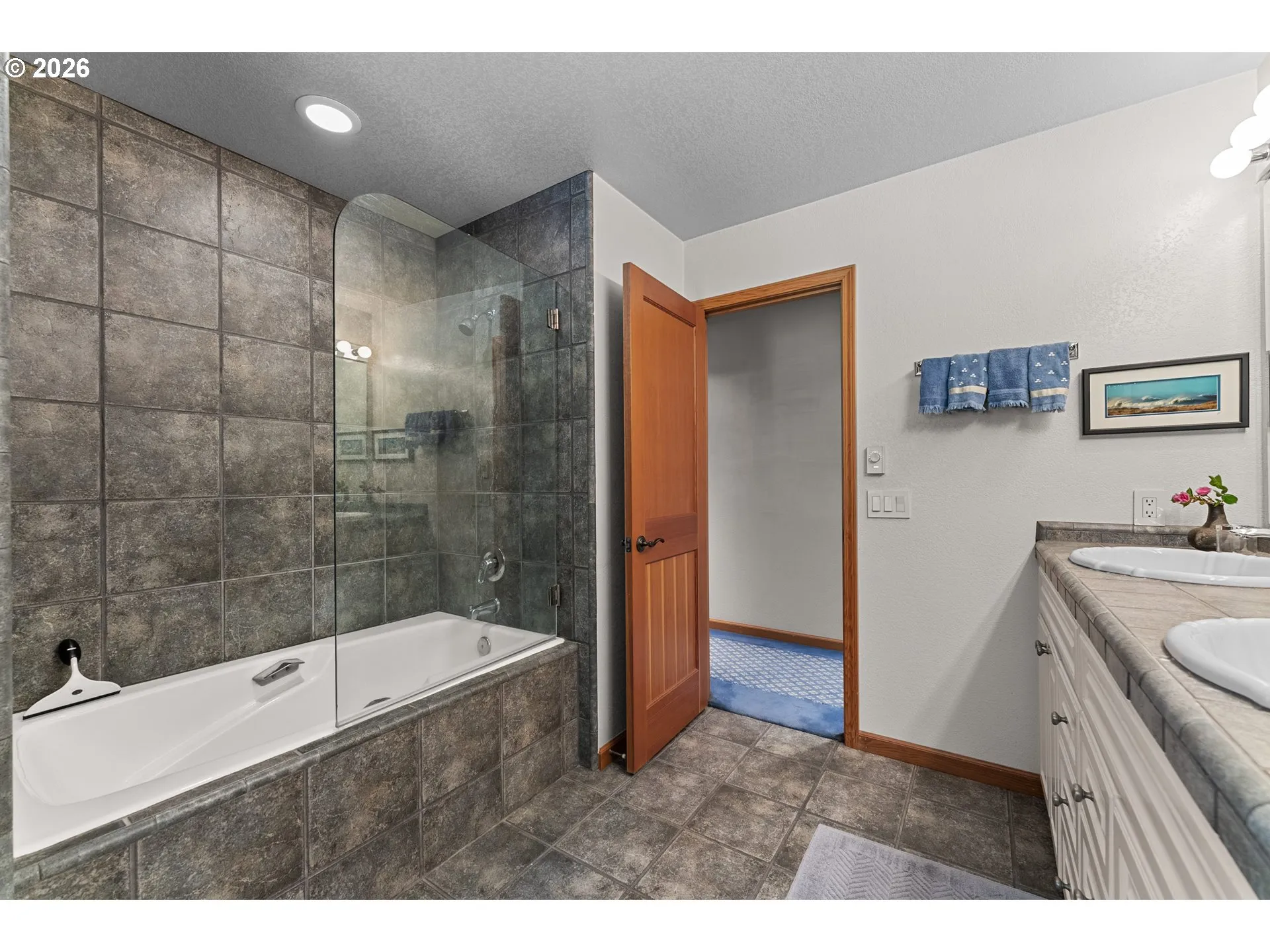 Bathroom-Upper
