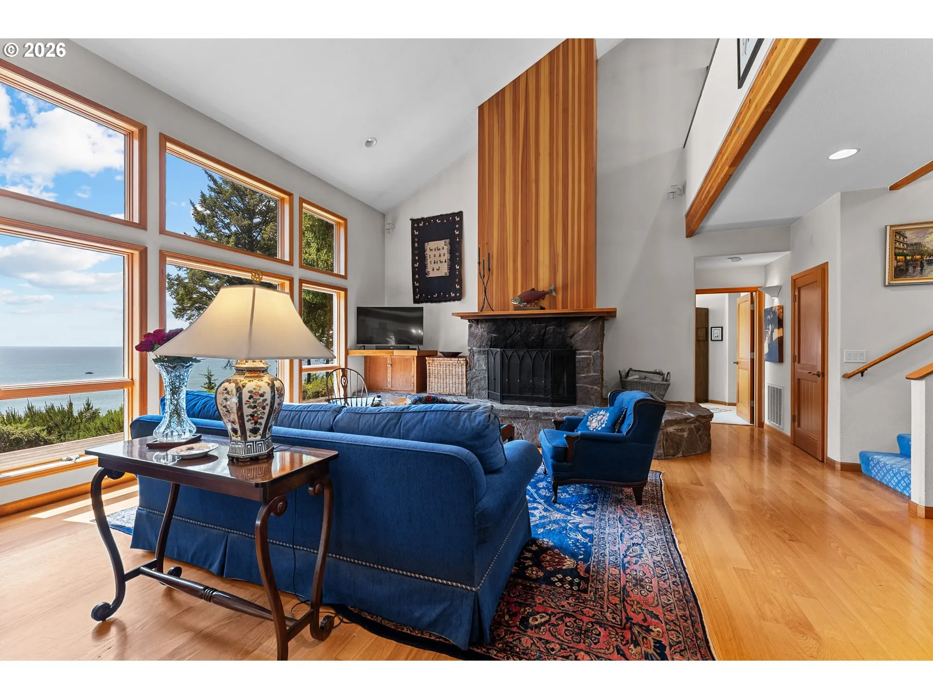 Living Room-Vaulted Ceilings
