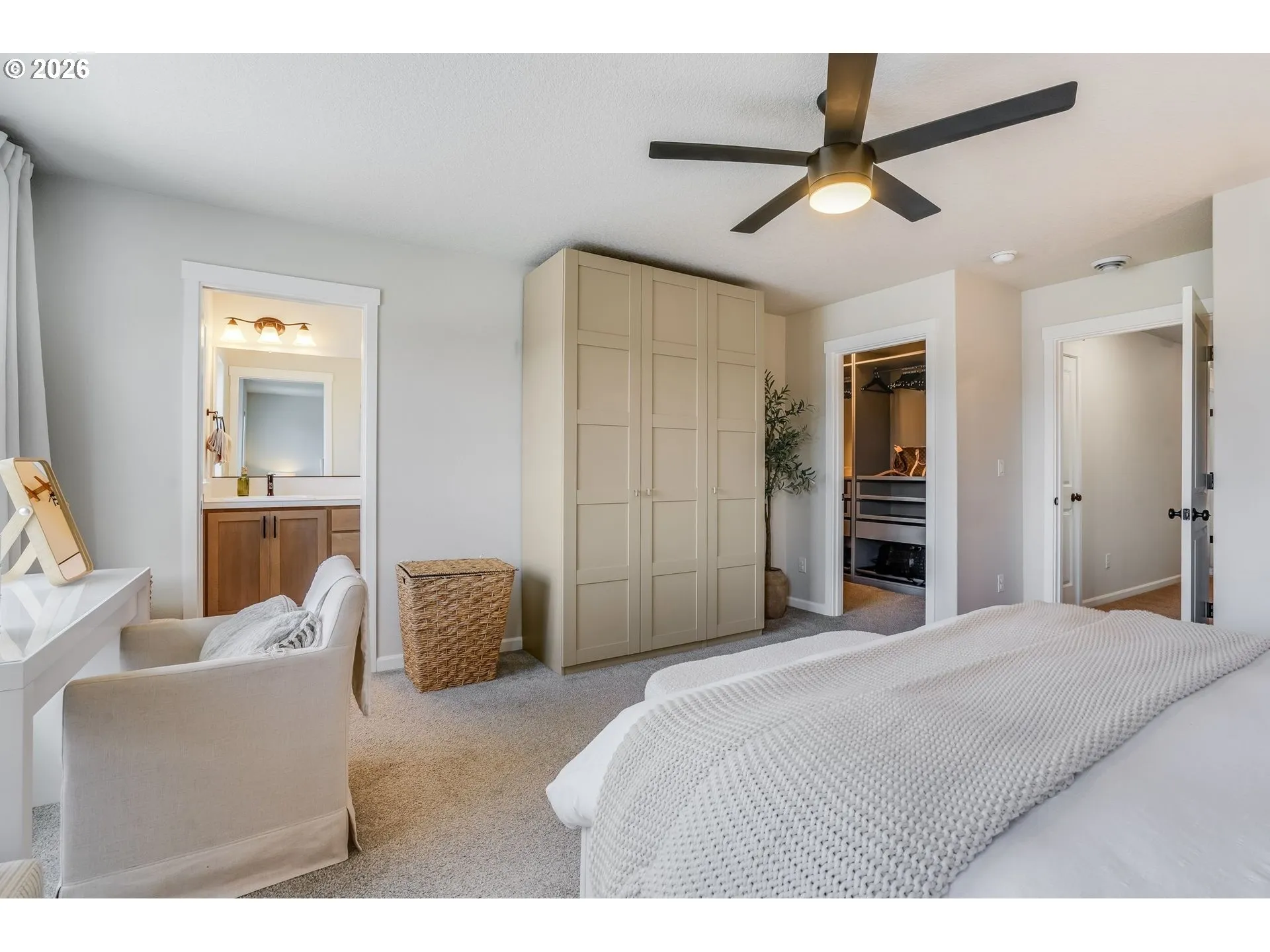 Bedroom, Owner's Suite