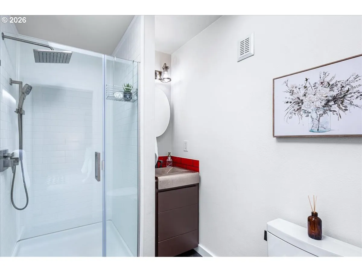 Primary Bedroom-Attached Bathroom