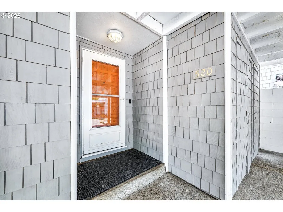 Entrance/Foyer