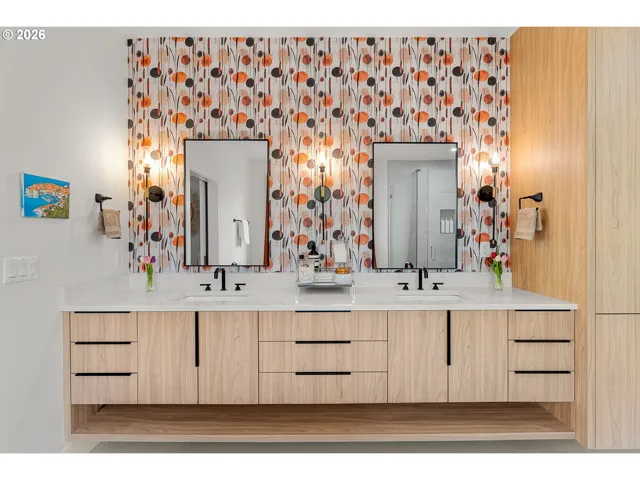 Bathroom, Attached-Double Sinks