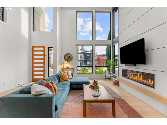 Living Room-Vaulted Ceilings