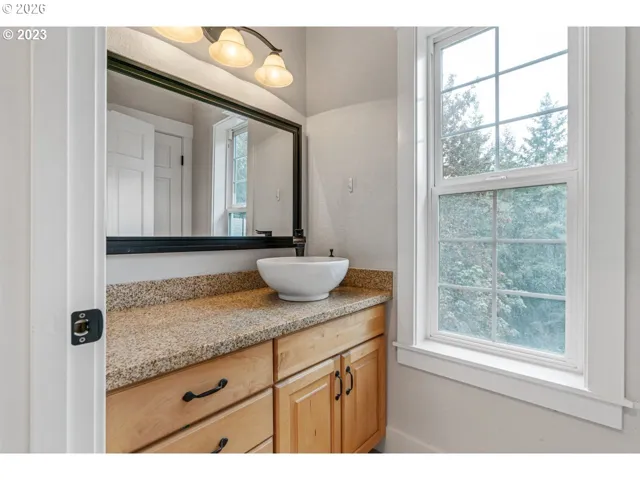 Bathroom-Upper
