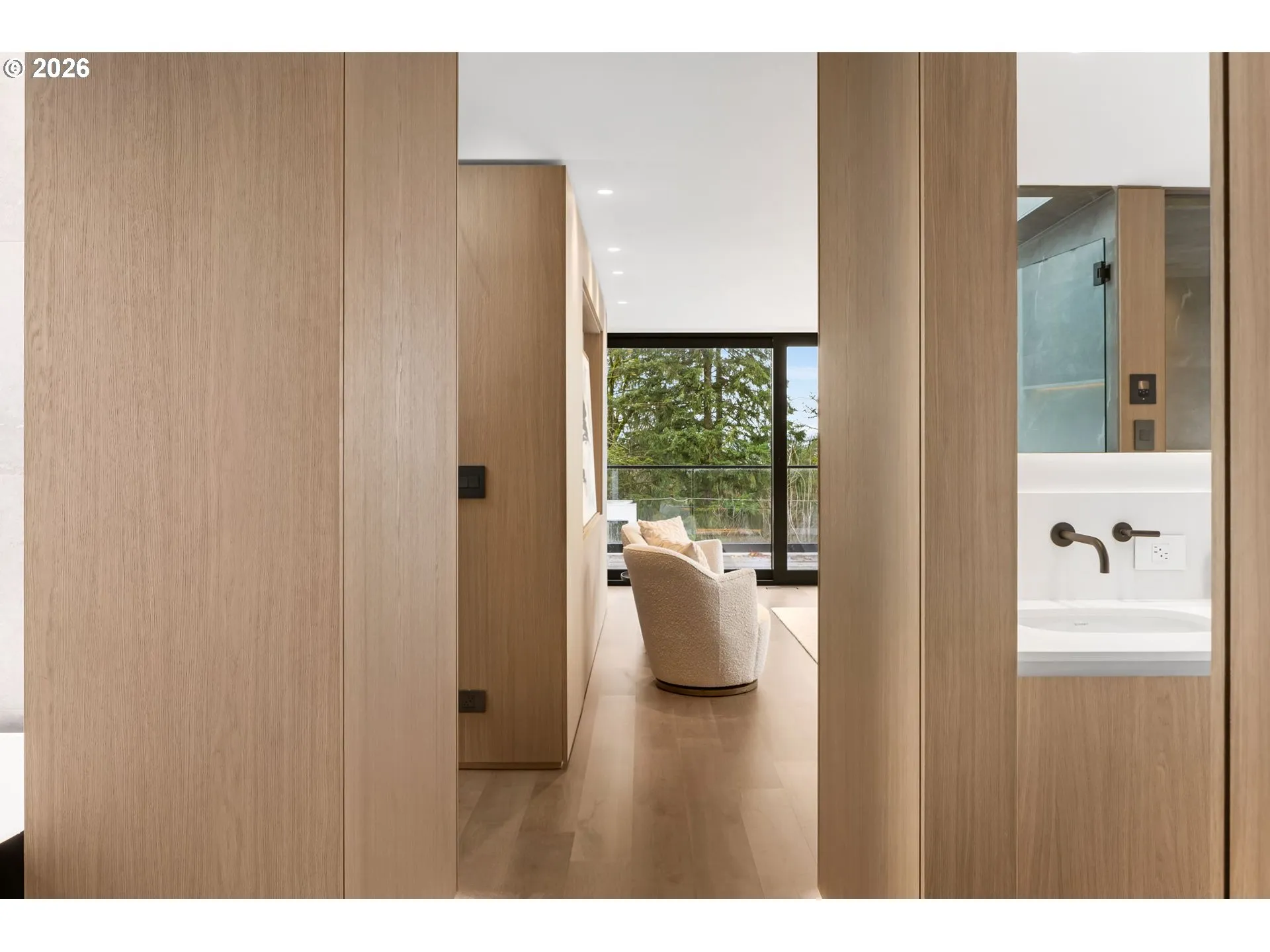 Bedroom, Primary