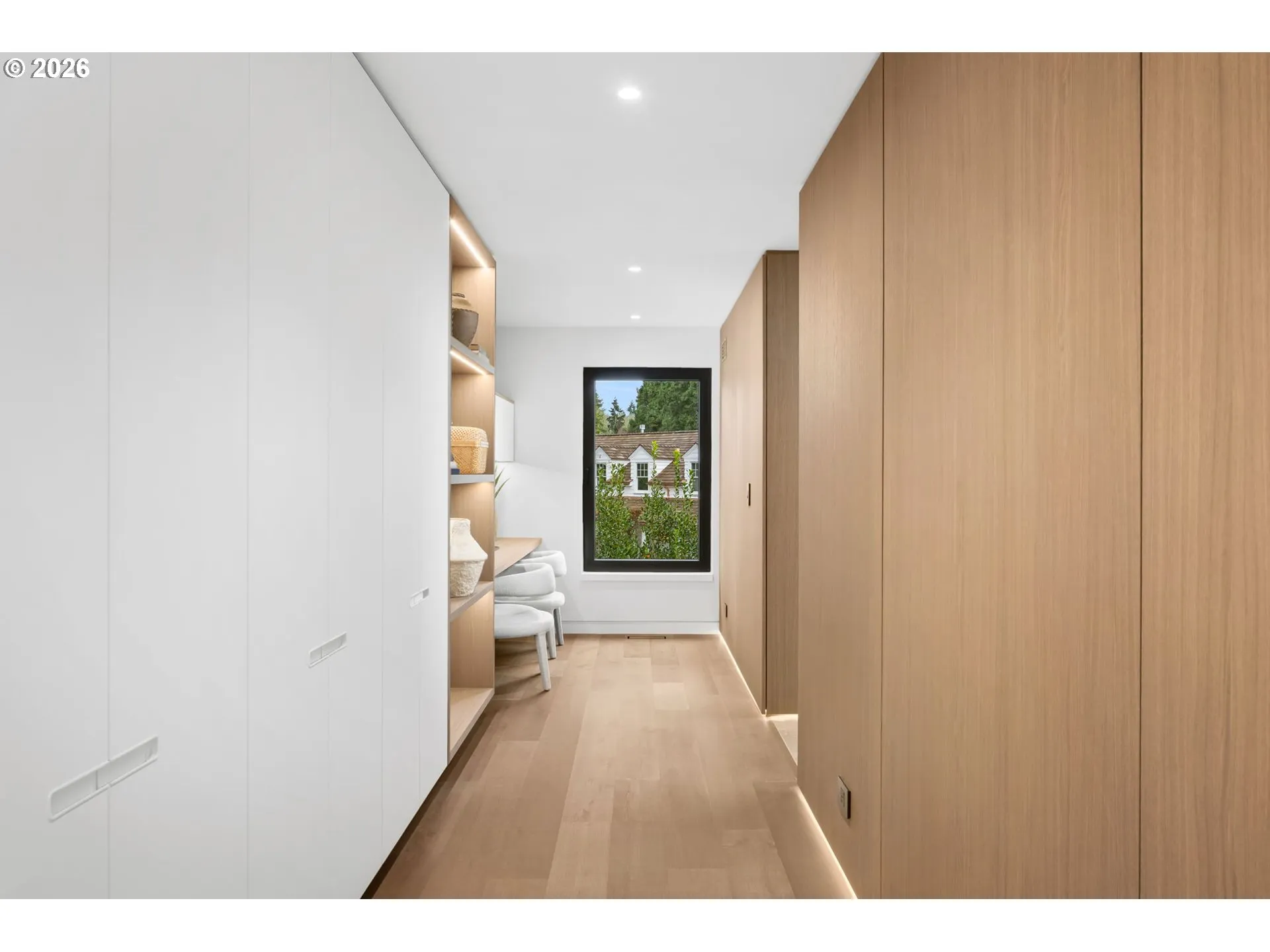 Bedroom, Primary