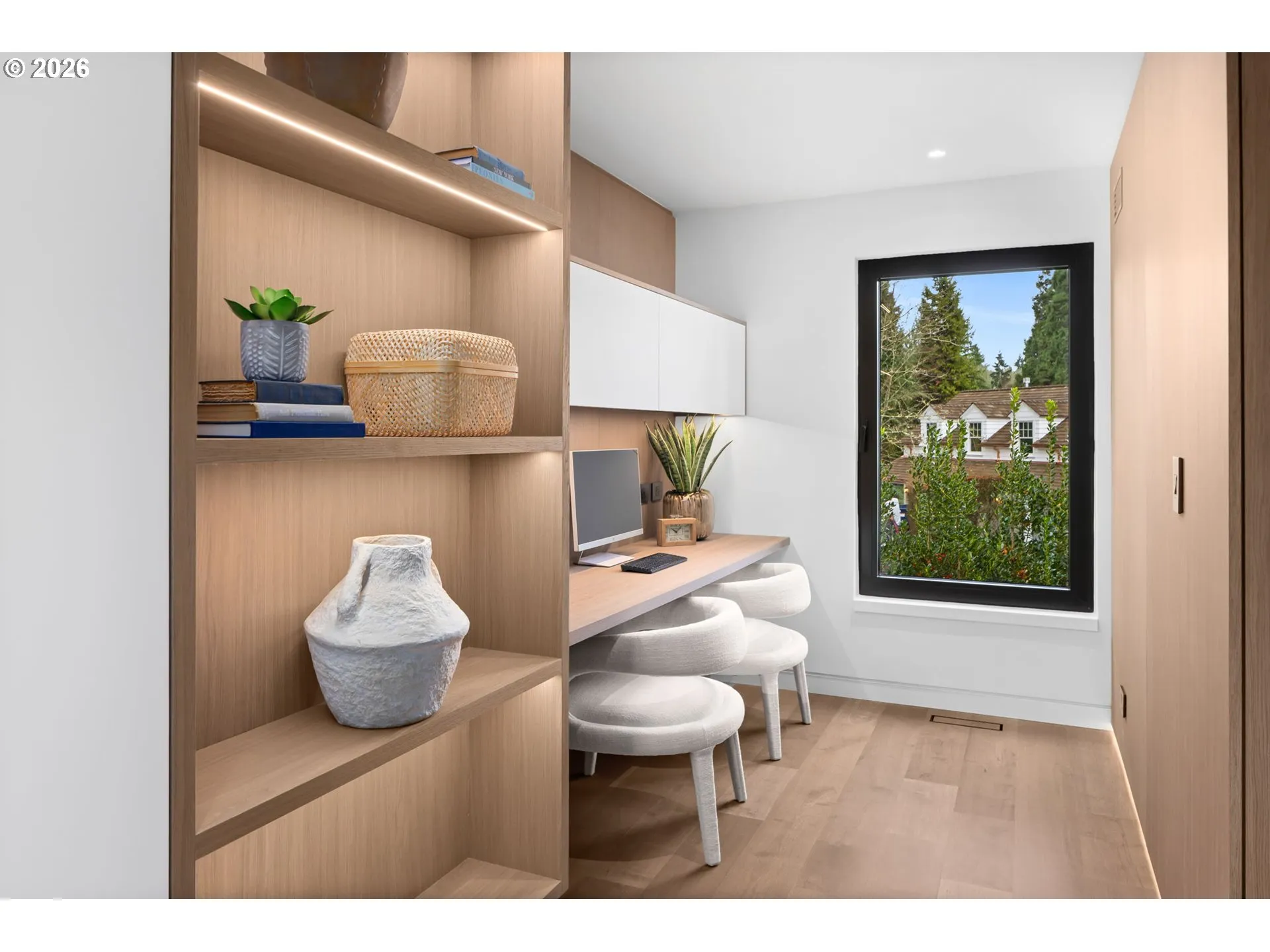 Bedroom, Primary