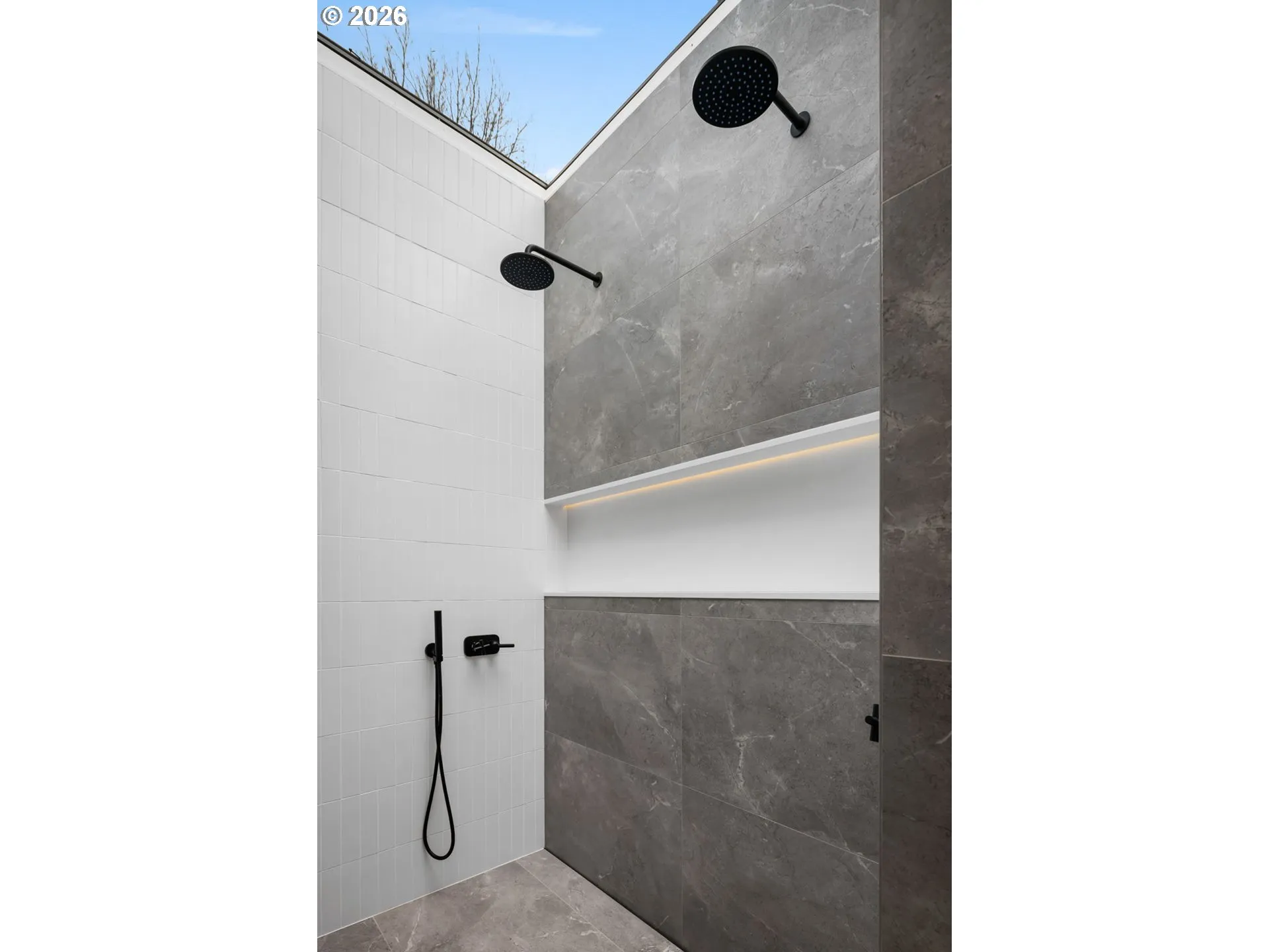 Bedroom, Primary-Skylight