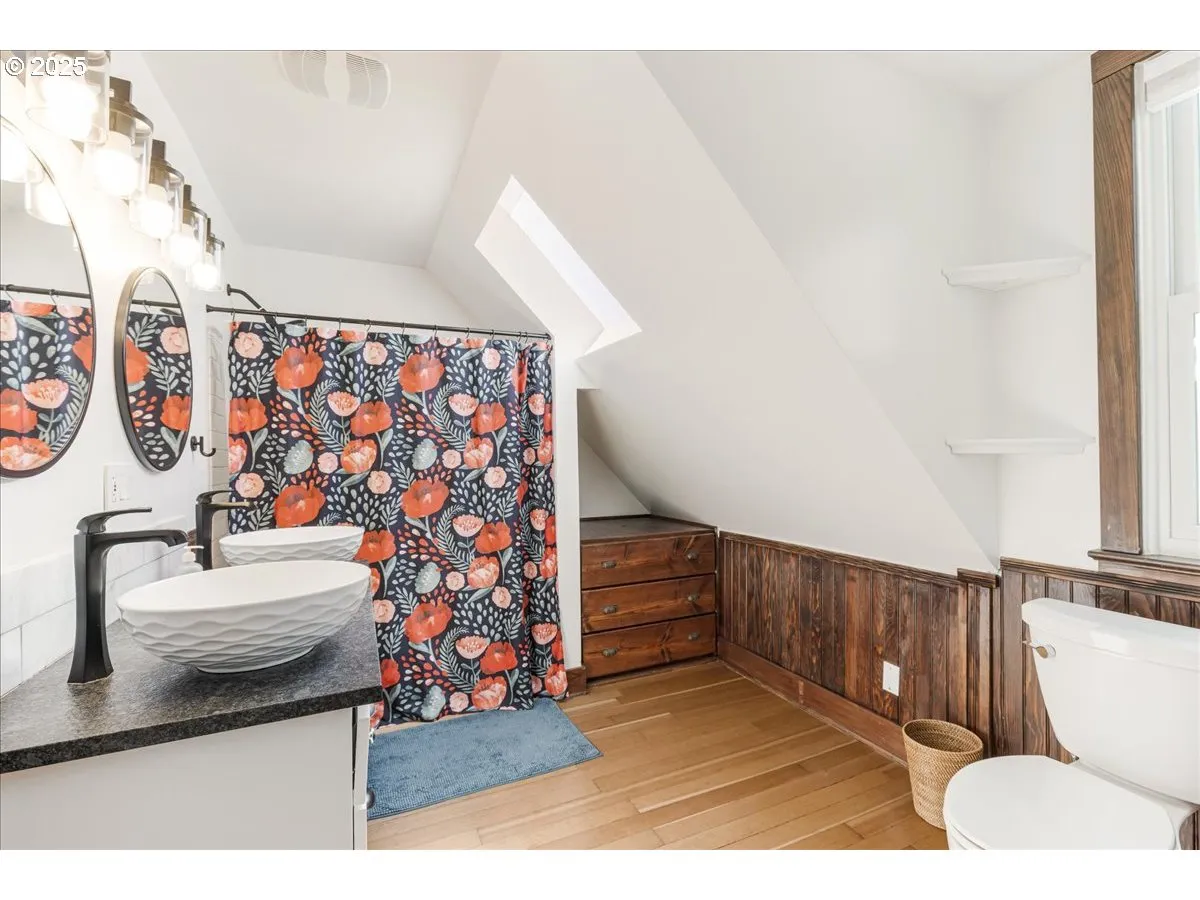 Bathroom-Upper