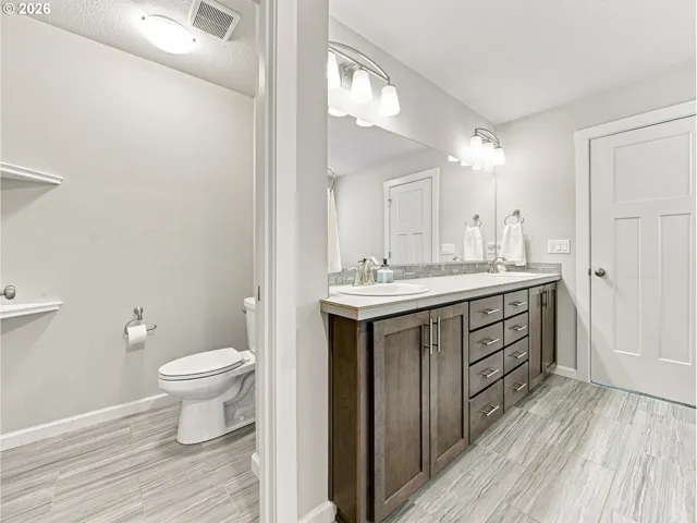 Bathroom, Attached