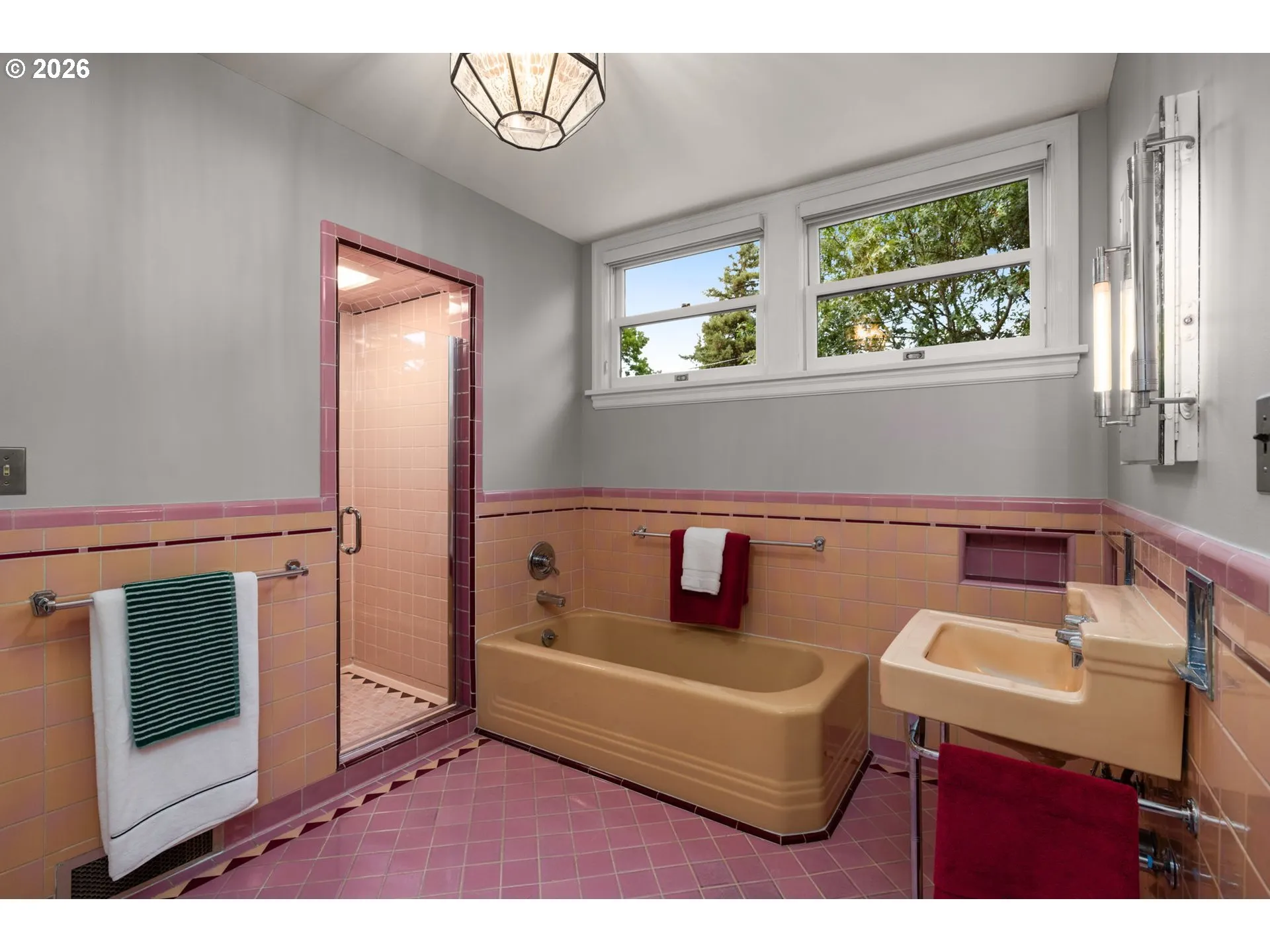 Bathroom, Attached-Garden Tub
