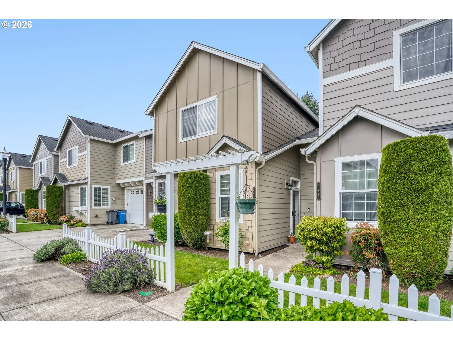Front Yard-Fenced