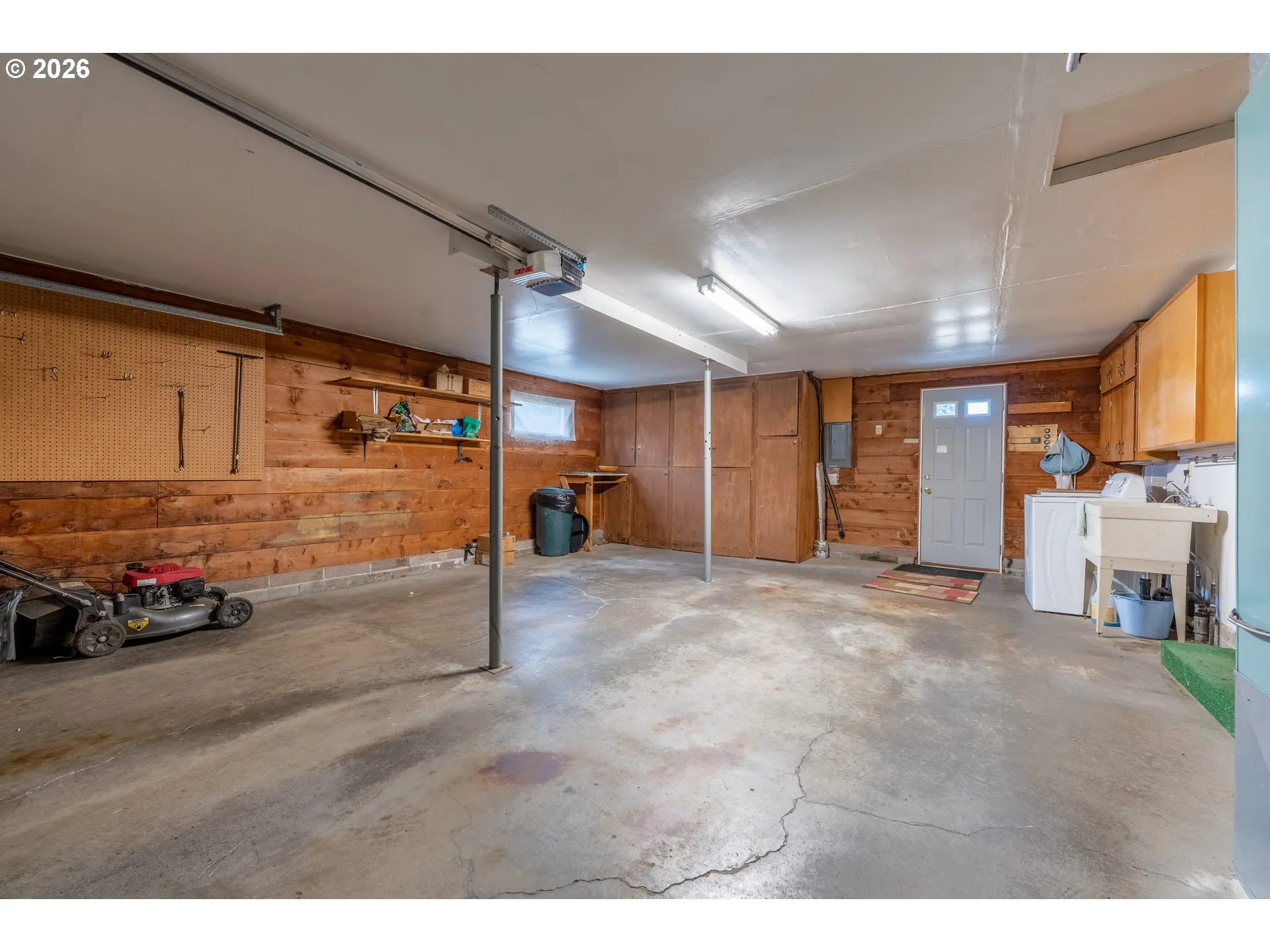 Laundry-Garage