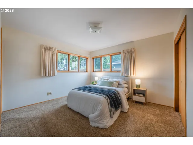 Bedroom, Primary