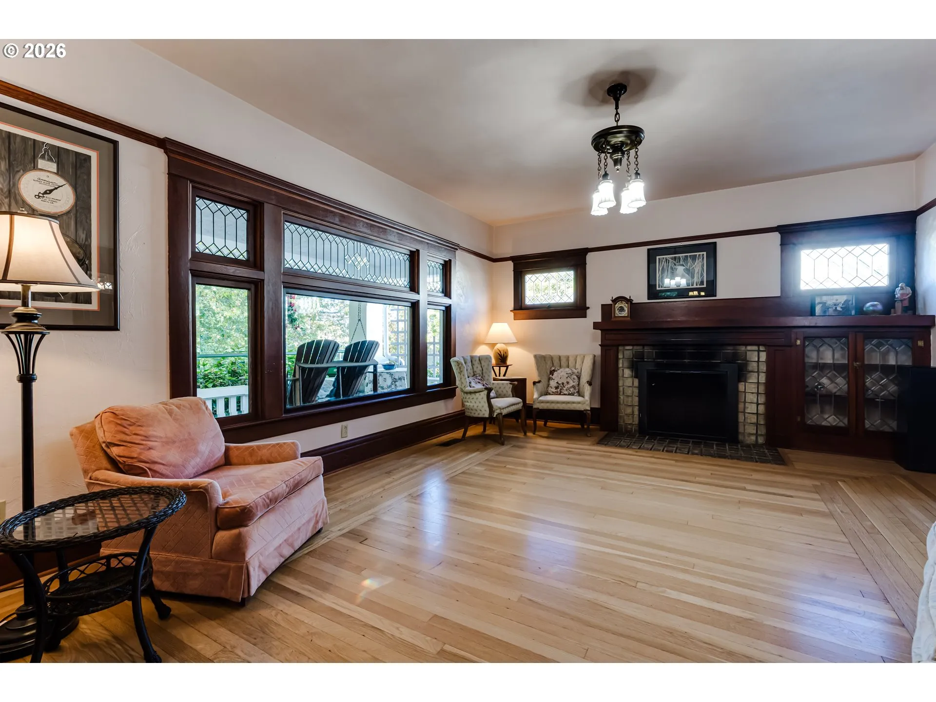 Living Room-Fireplace