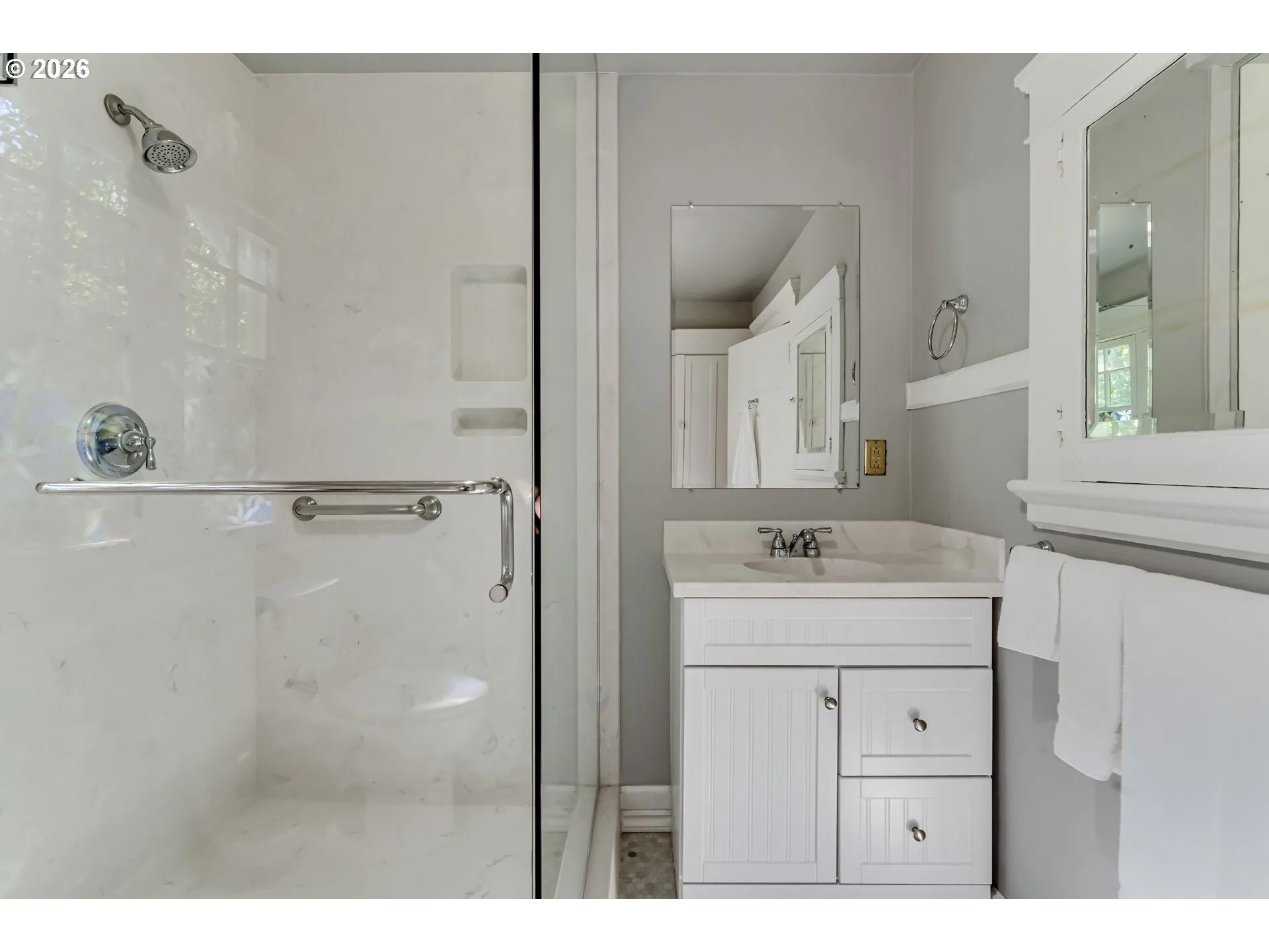 Bathroom-Upper