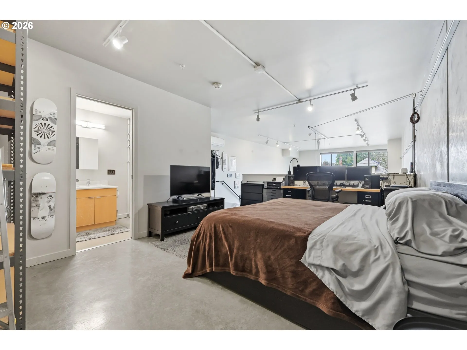 Bedroom, Owner's Suite-Upper