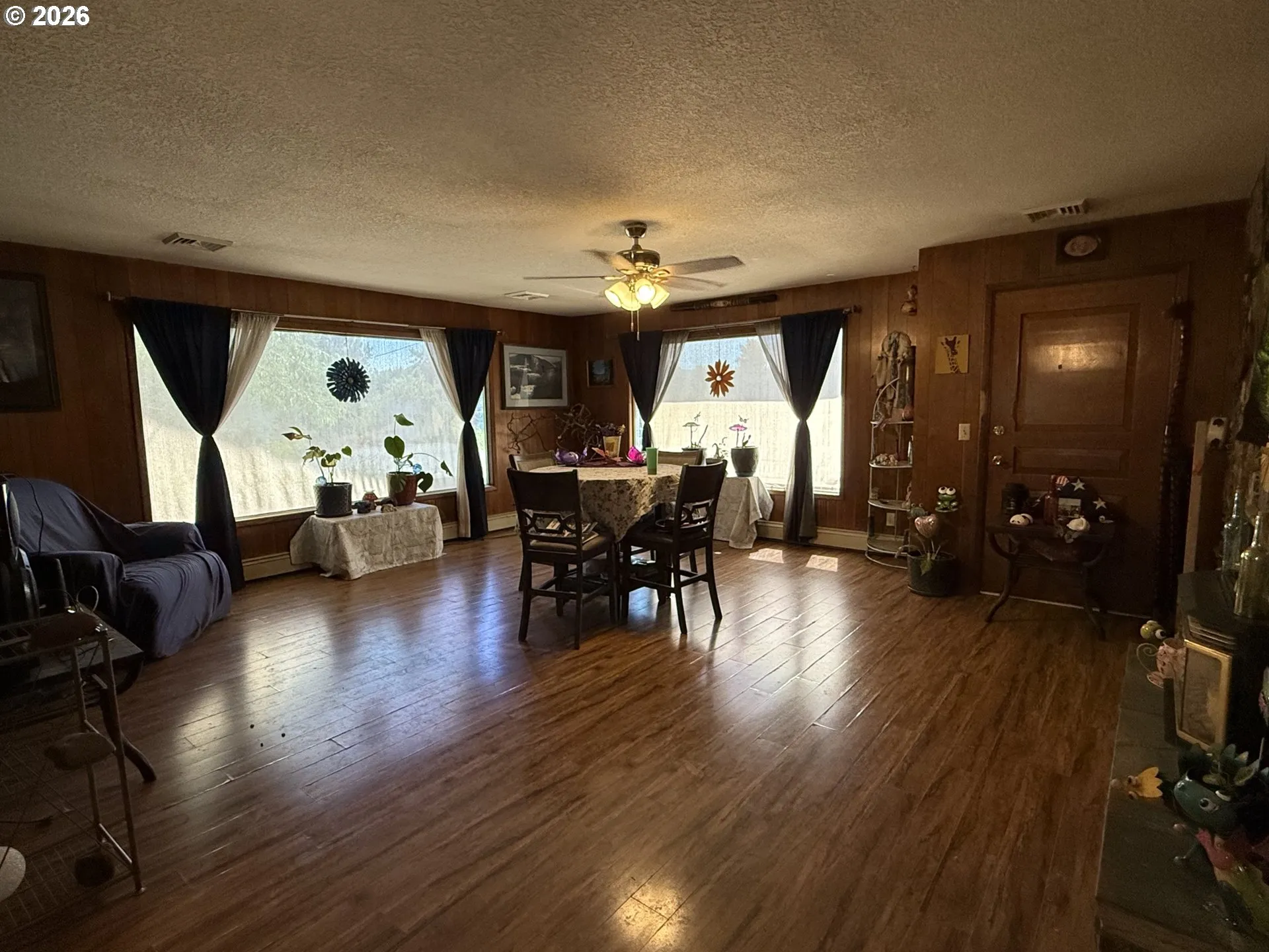 Living Room-Wide Angle/Fisheye