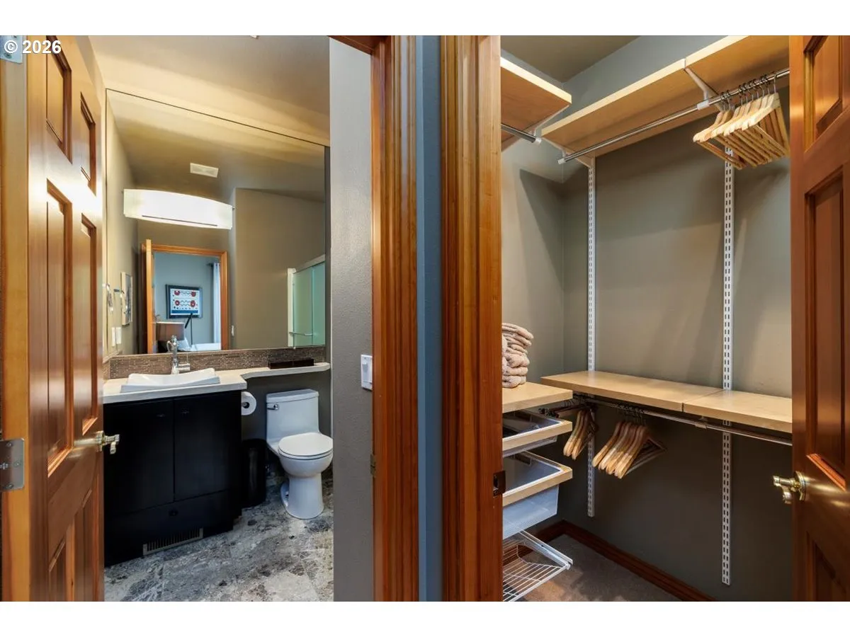 Bathroom, Attached-Lower