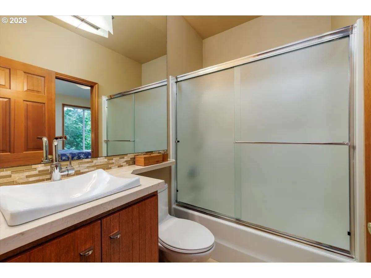 Bathroom, Attached-Lower