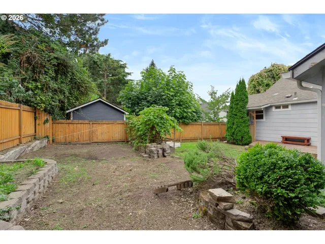 Yard-Fenced