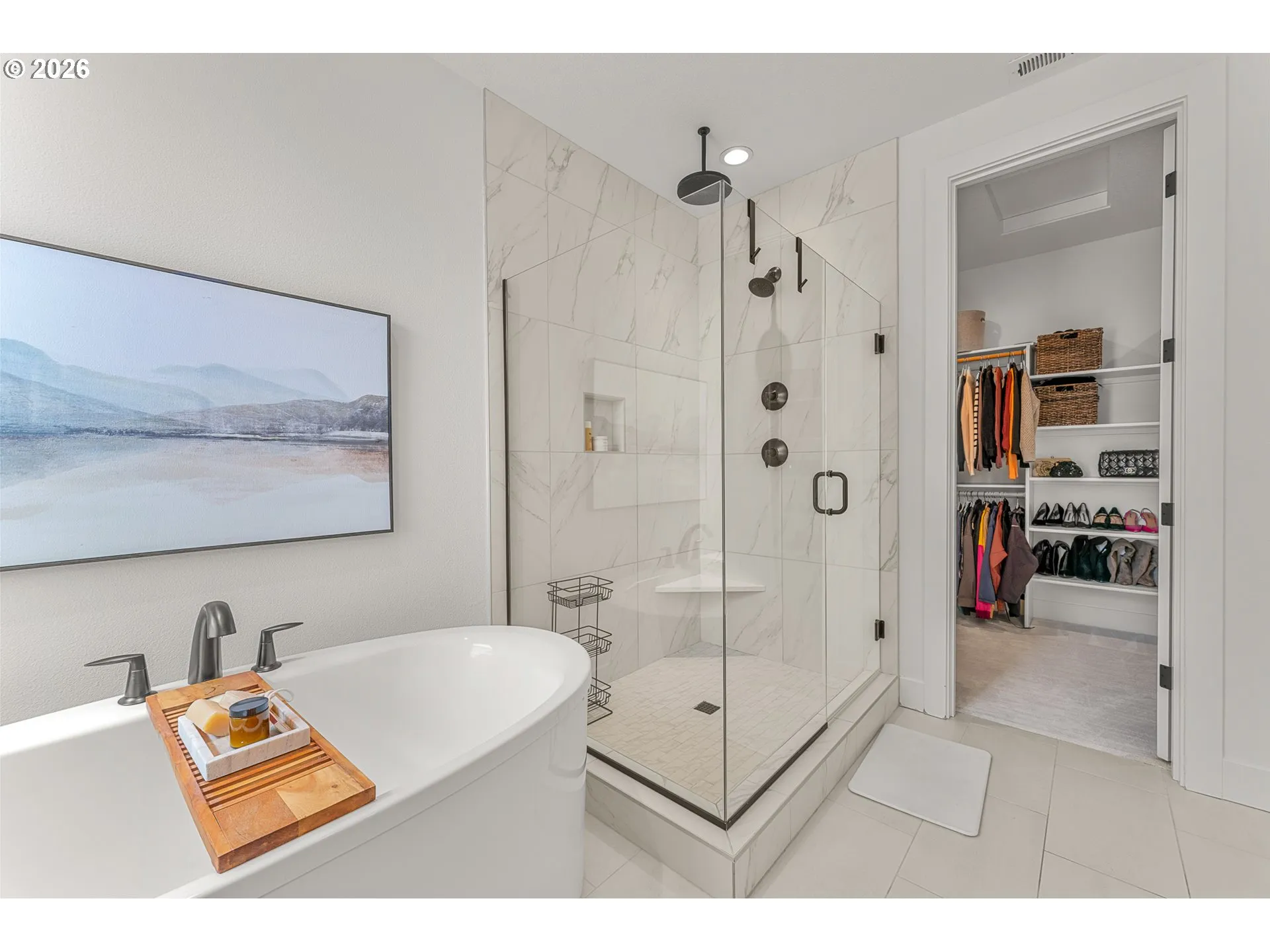 Bathroom, Attached-Walk-In Closet