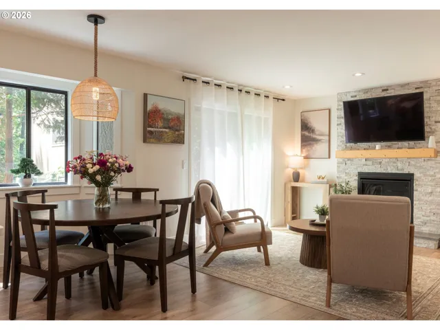 Kitchen/Nook-Eating Area