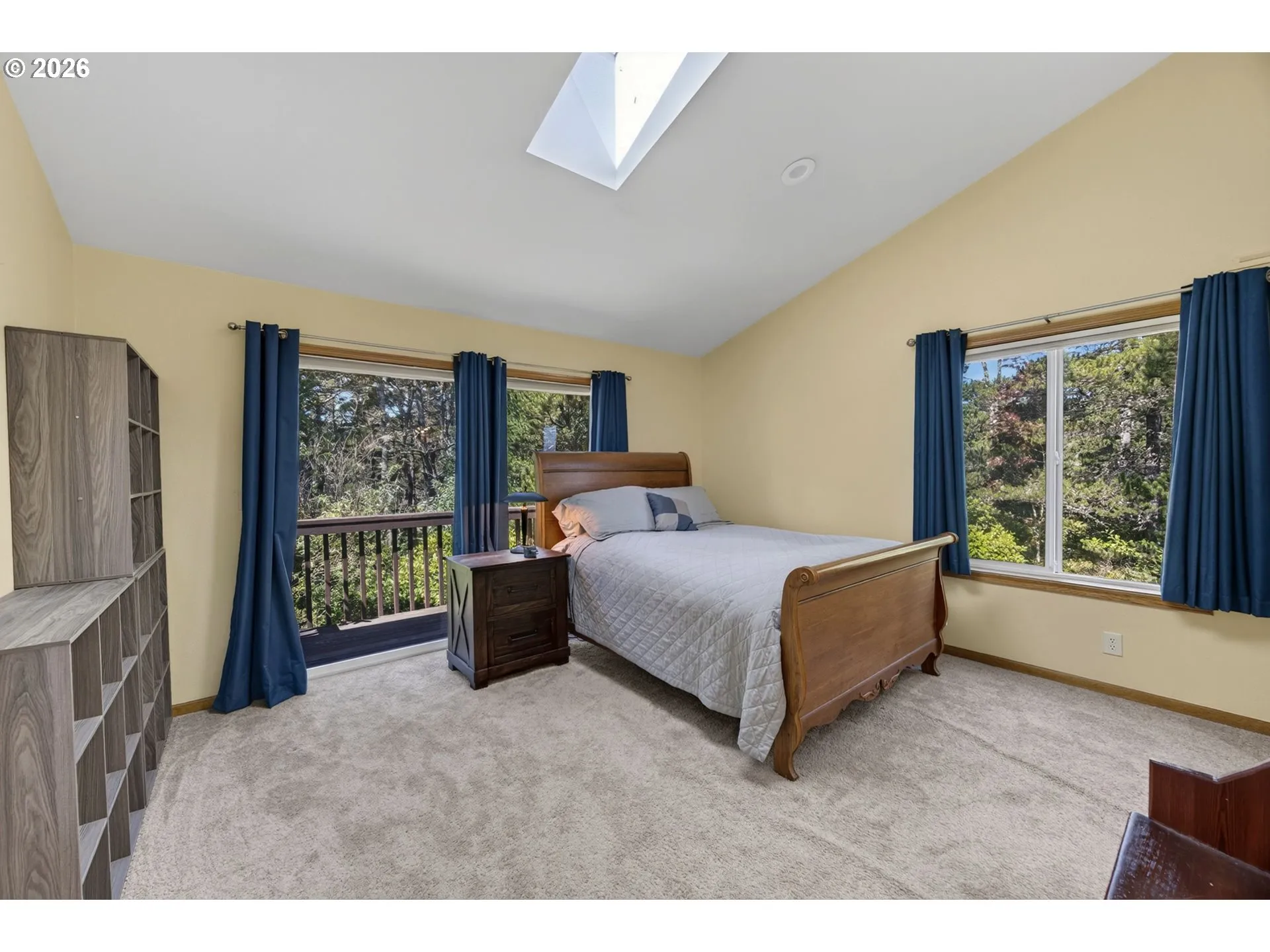 Bedroom, Primary-Skylight