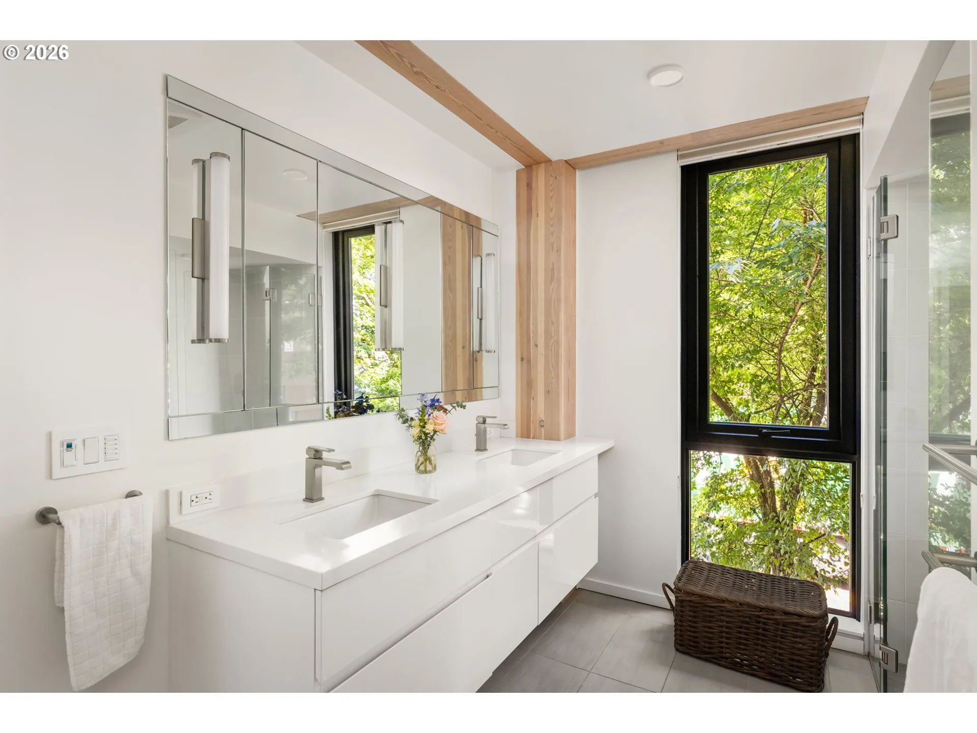 Bathroom, Attached-Double Sinks