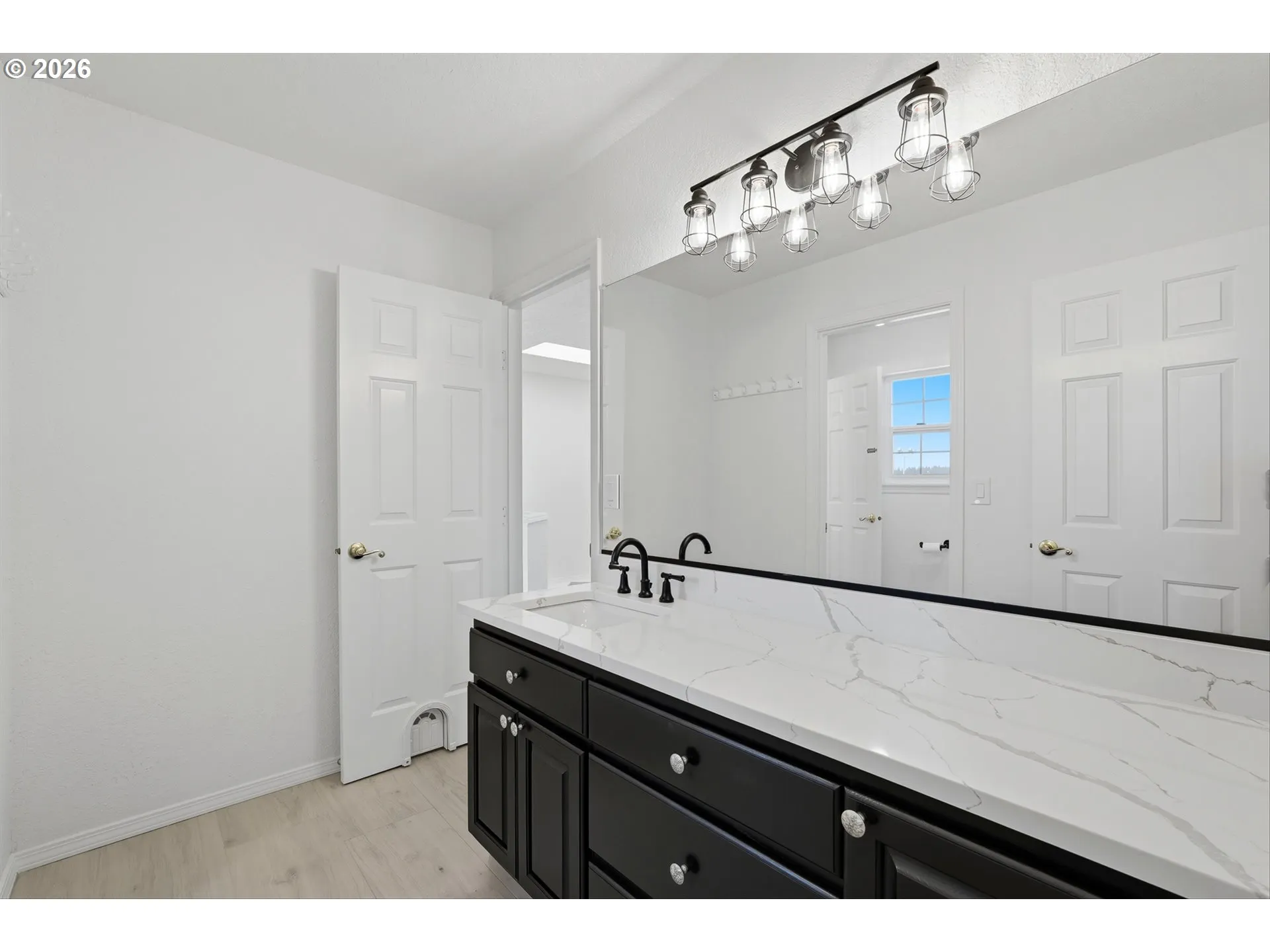 Bathroom-Upper